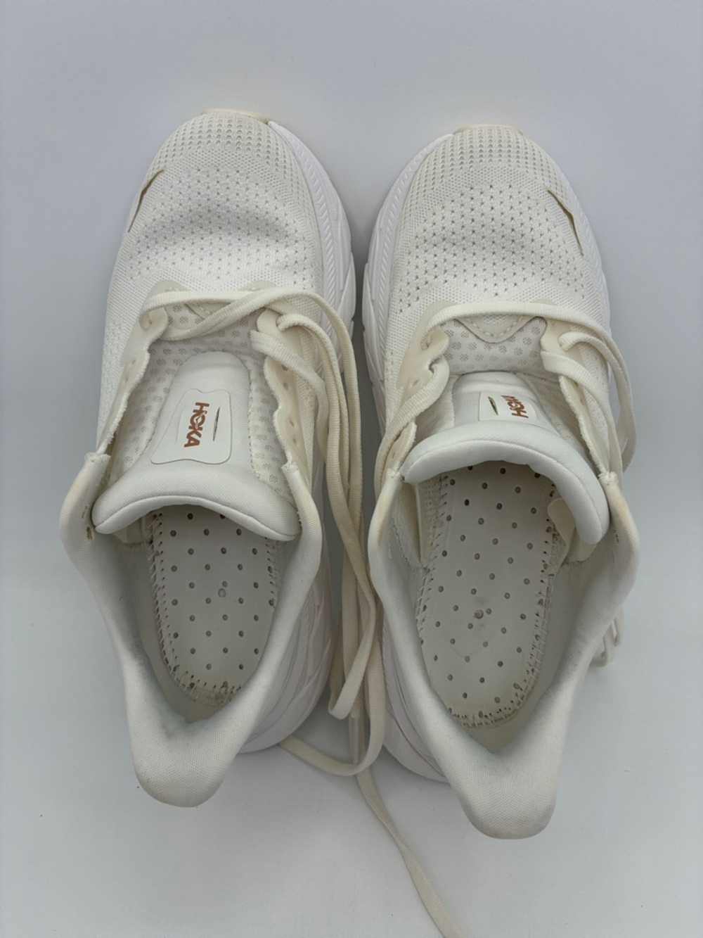 Hoka One One White Rose Gold Women's Arahi 7 Running Shoes   |  Size: 6B - Picture 10 of 16